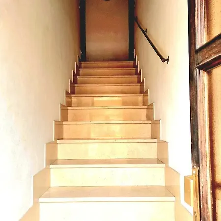 1284 * Torri Del Benaco