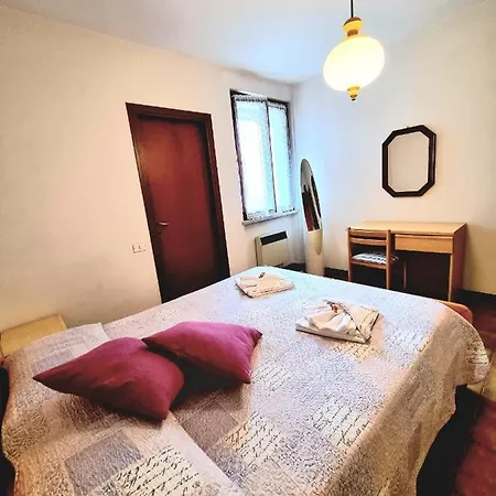 1284 Torri del Benaco